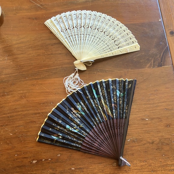 Two VINTAGE Japanese Fans - Picture 2 of 14